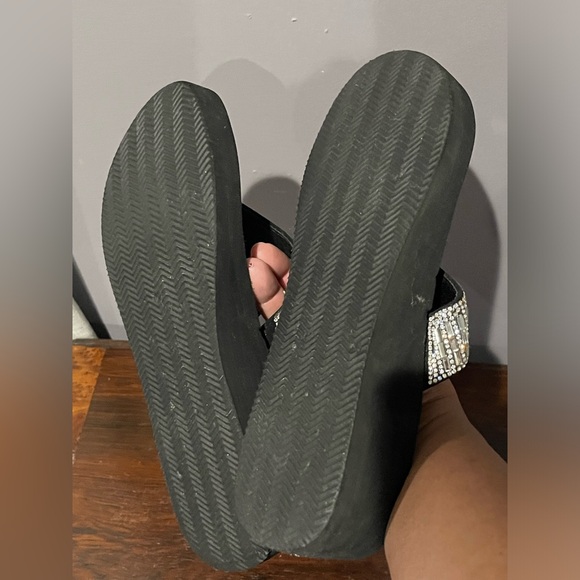 Heeled thing sandals with bling center EUC - Picture 7 of 7